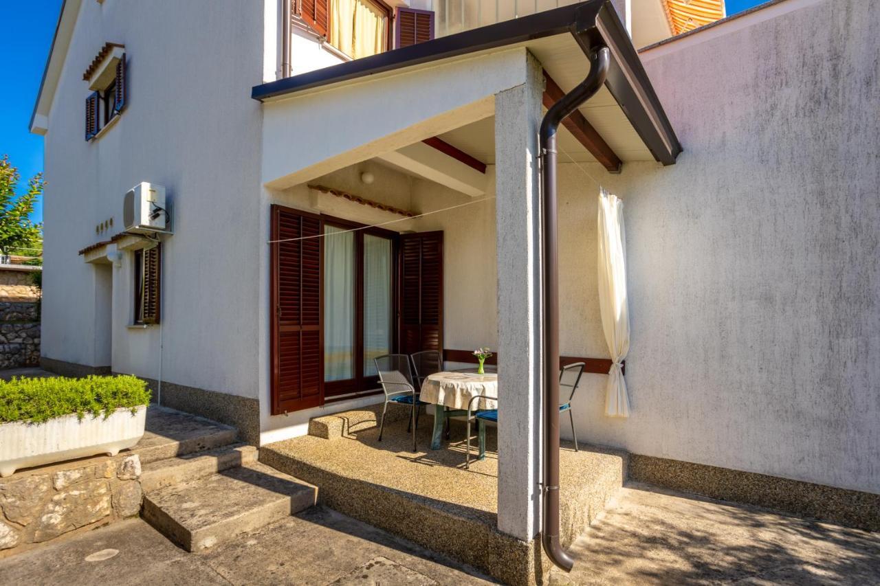 Apartments Belavic By El-Pi Tours Njivice Εξωτερικό φωτογραφία