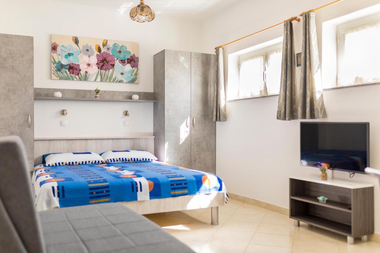 Apartments Belavic By El-Pi Tours Njivice Εξωτερικό φωτογραφία