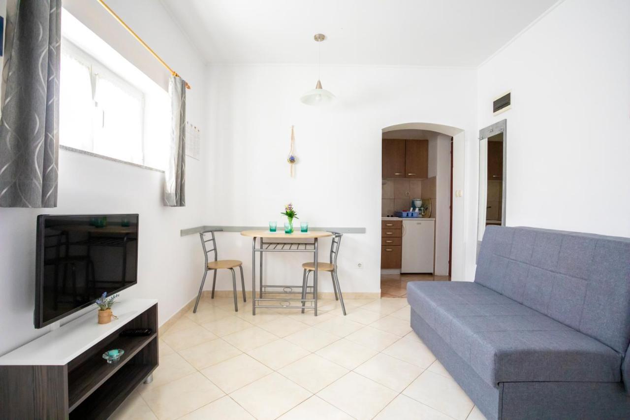 Apartments Belavic By El-Pi Tours Njivice Εξωτερικό φωτογραφία