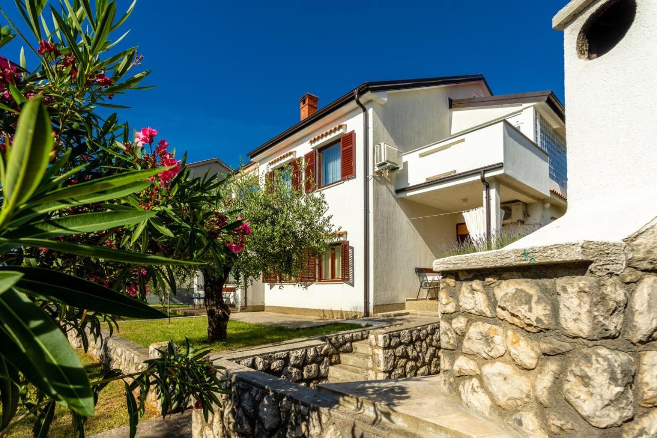 Apartments Belavic By El-Pi Tours Njivice Εξωτερικό φωτογραφία