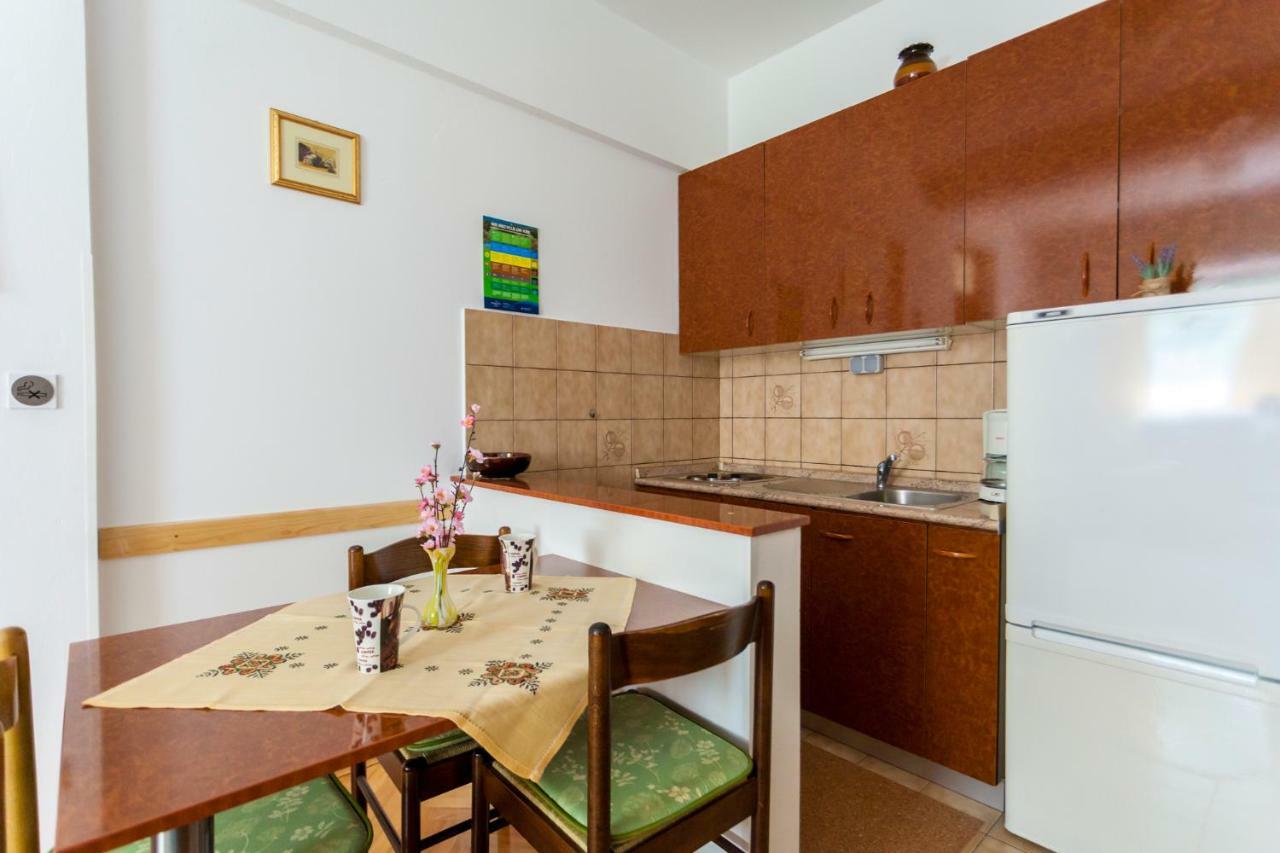 Apartments Belavic By El-Pi Tours Njivice Εξωτερικό φωτογραφία