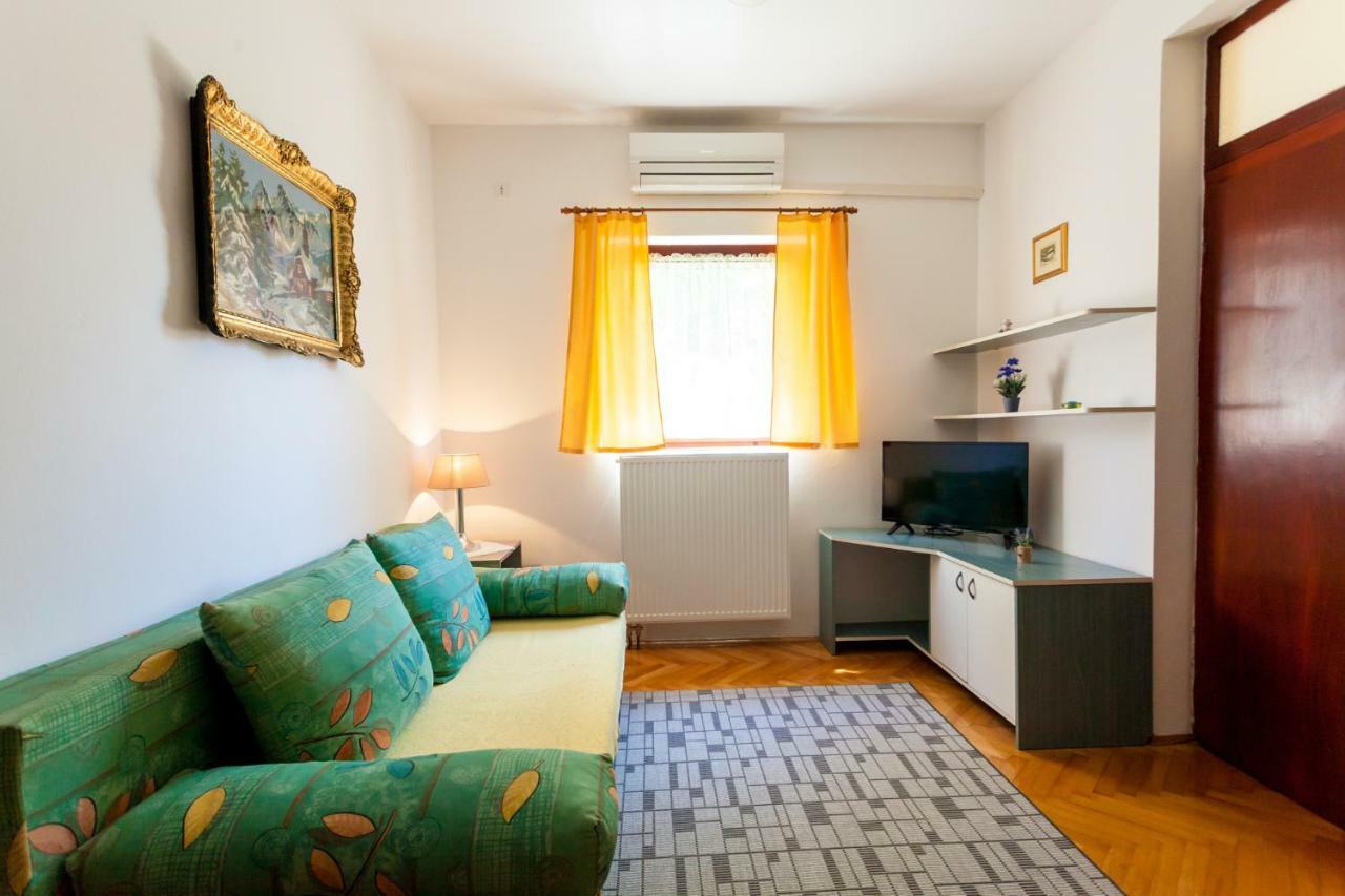 Apartments Belavic By El-Pi Tours Njivice Εξωτερικό φωτογραφία