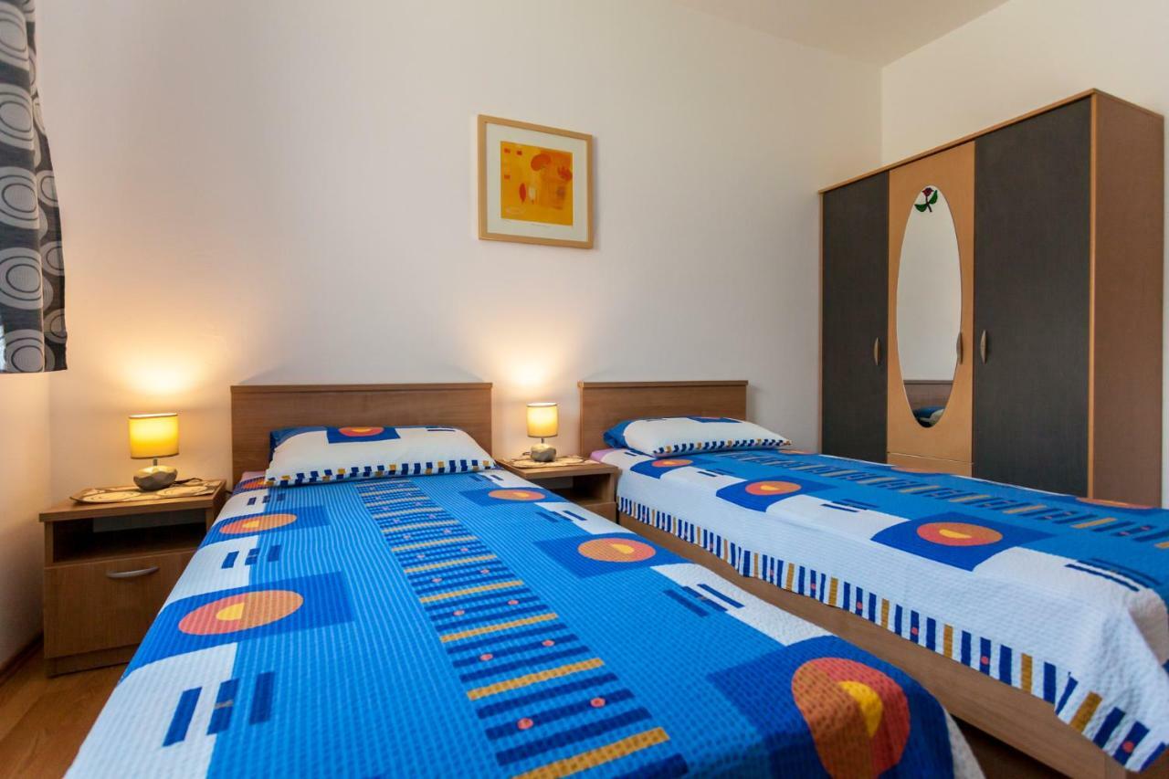 Apartments Belavic By El-Pi Tours Njivice Εξωτερικό φωτογραφία