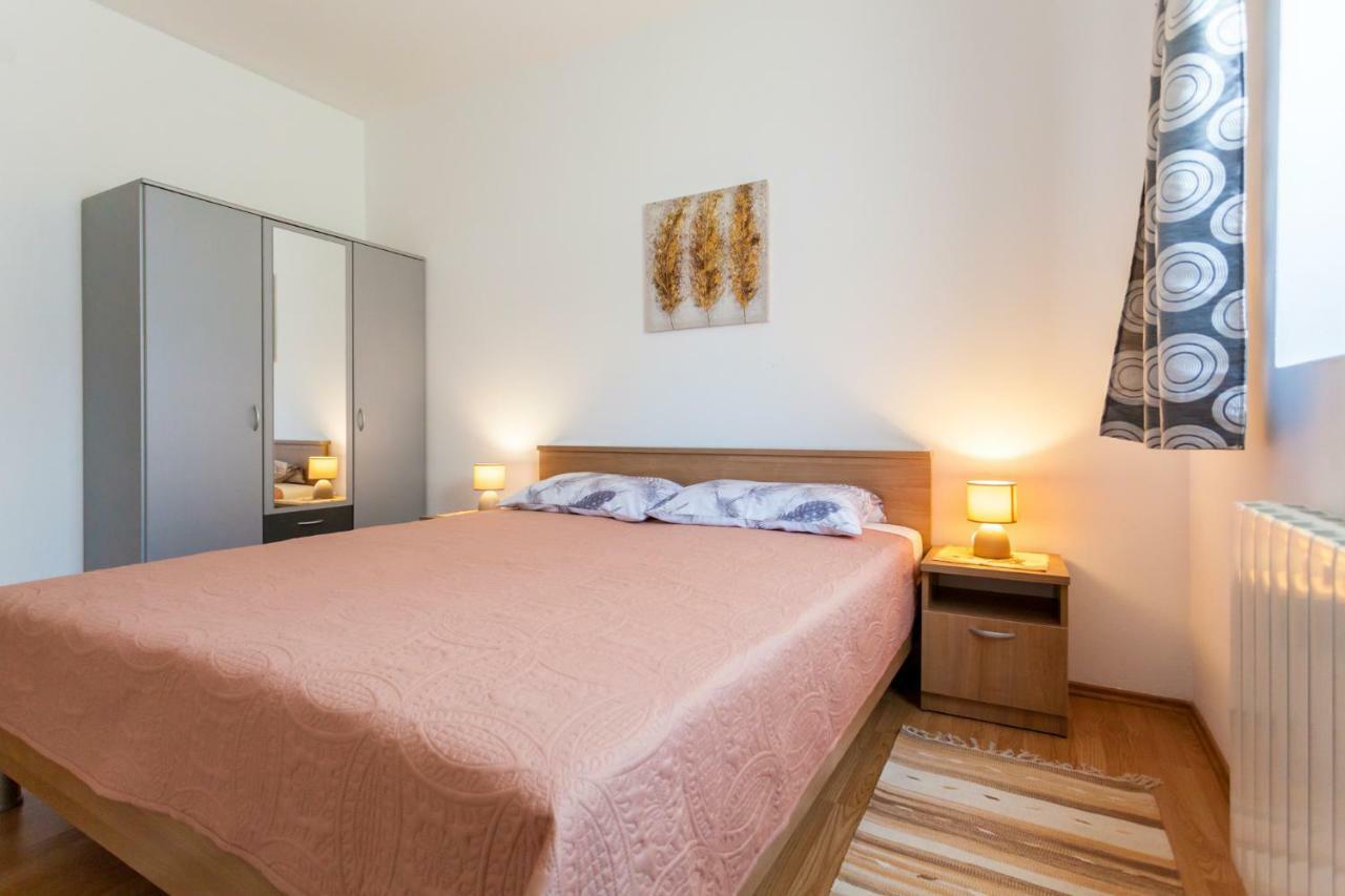 Apartments Belavic By El-Pi Tours Njivice Εξωτερικό φωτογραφία
