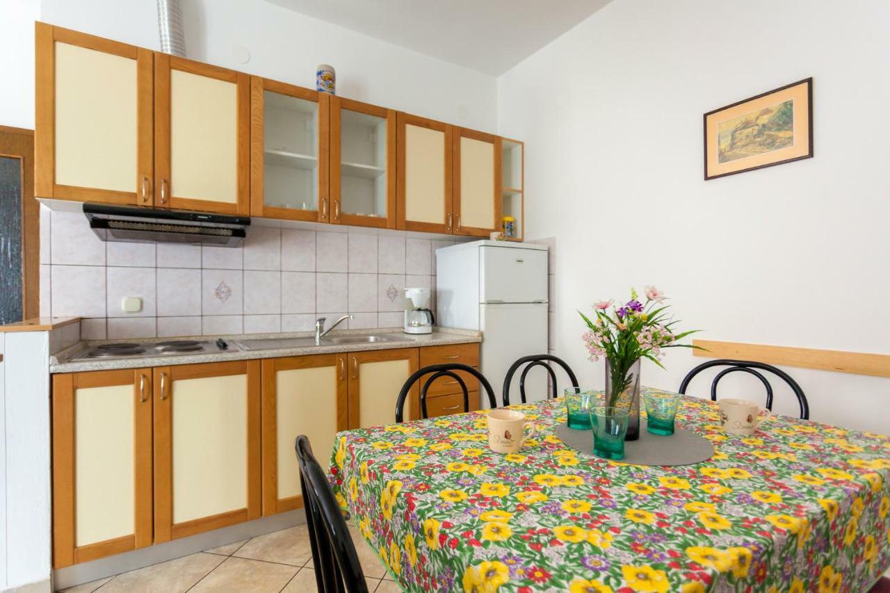 Apartments Belavic By El-Pi Tours Njivice Εξωτερικό φωτογραφία