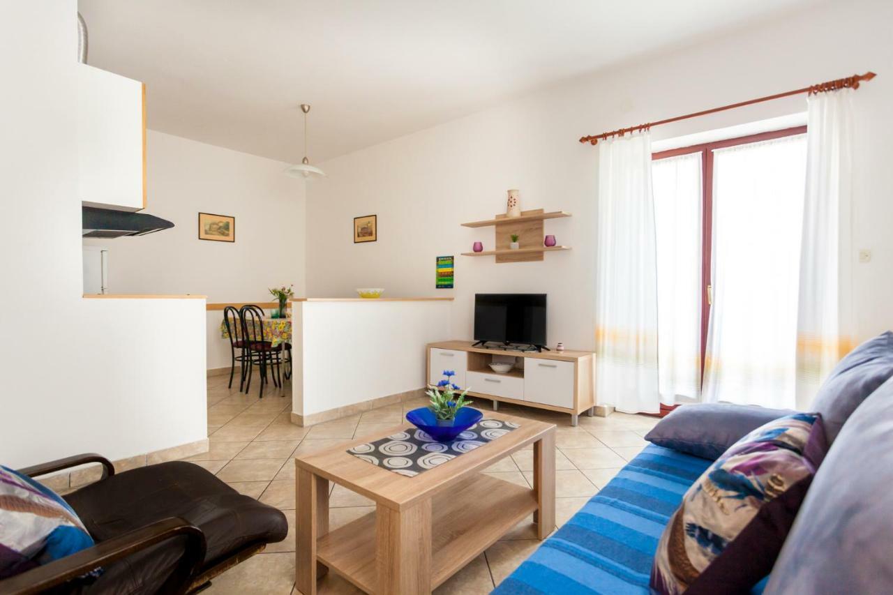 Apartments Belavic By El-Pi Tours Njivice Εξωτερικό φωτογραφία