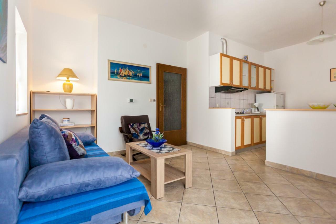 Apartments Belavic By El-Pi Tours Njivice Εξωτερικό φωτογραφία