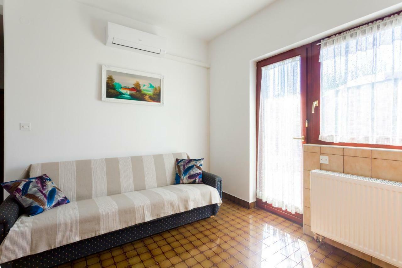 Apartments Belavic By El-Pi Tours Njivice Εξωτερικό φωτογραφία