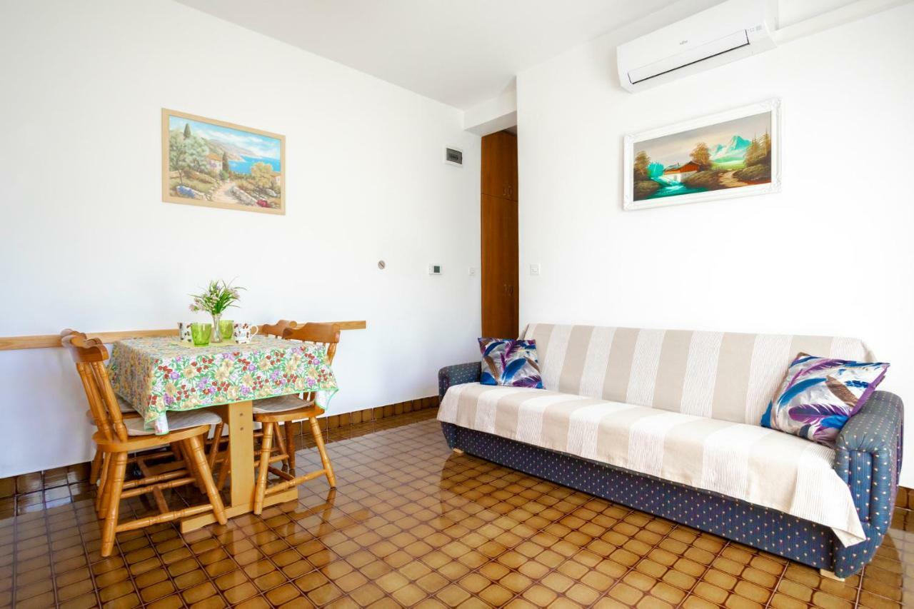 Apartments Belavic By El-Pi Tours Njivice Εξωτερικό φωτογραφία