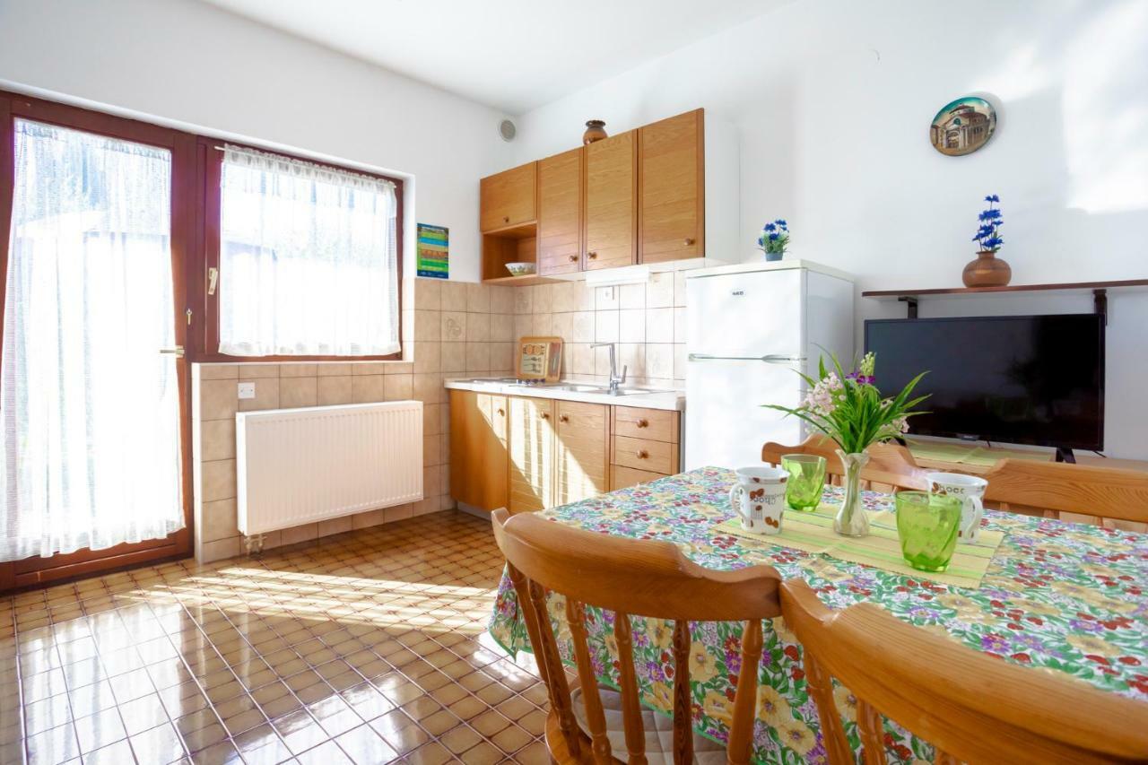 Apartments Belavic By El-Pi Tours Njivice Εξωτερικό φωτογραφία