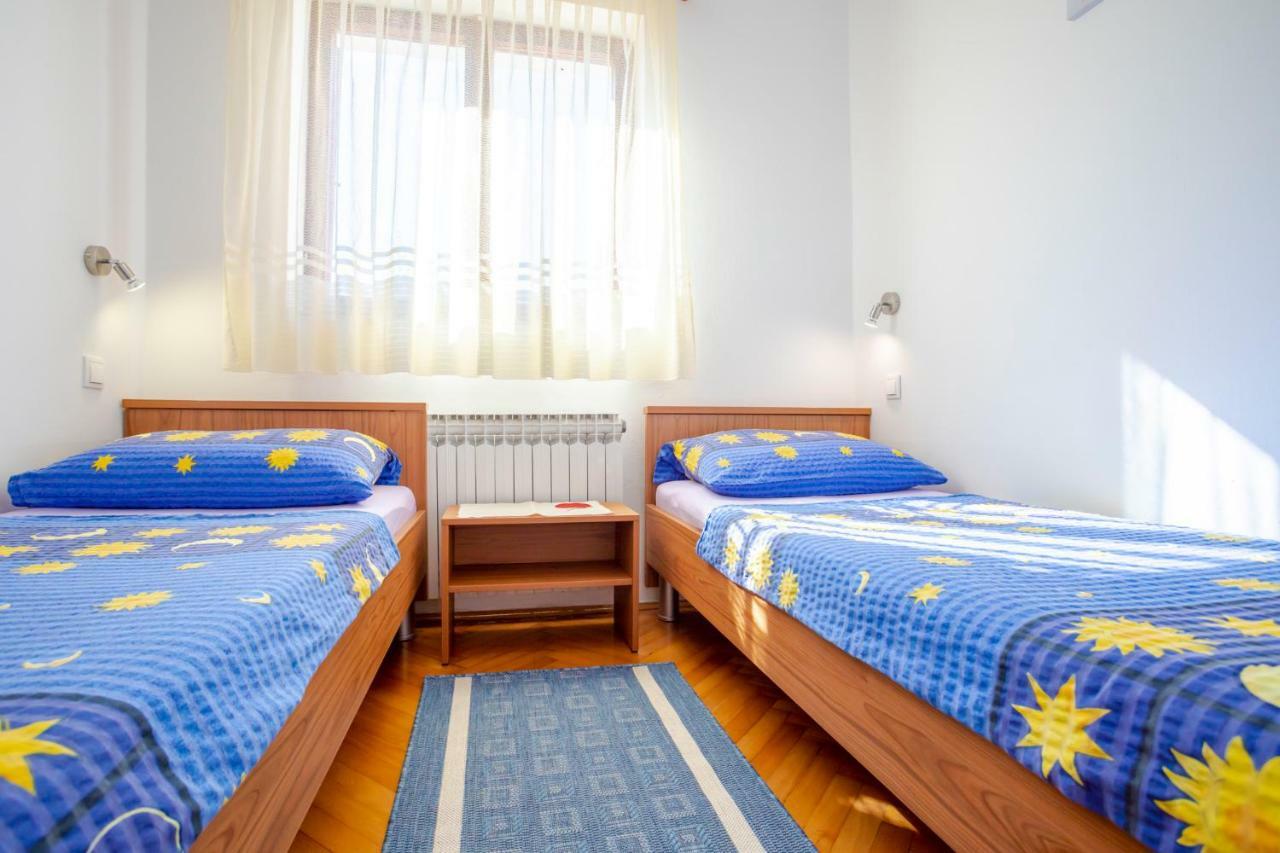 Apartments Belavic By El-Pi Tours Njivice Εξωτερικό φωτογραφία