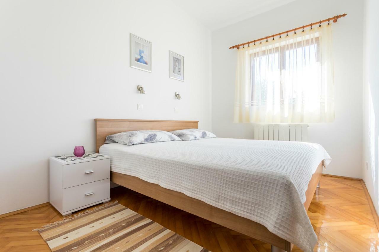 Apartments Belavic By El-Pi Tours Njivice Εξωτερικό φωτογραφία