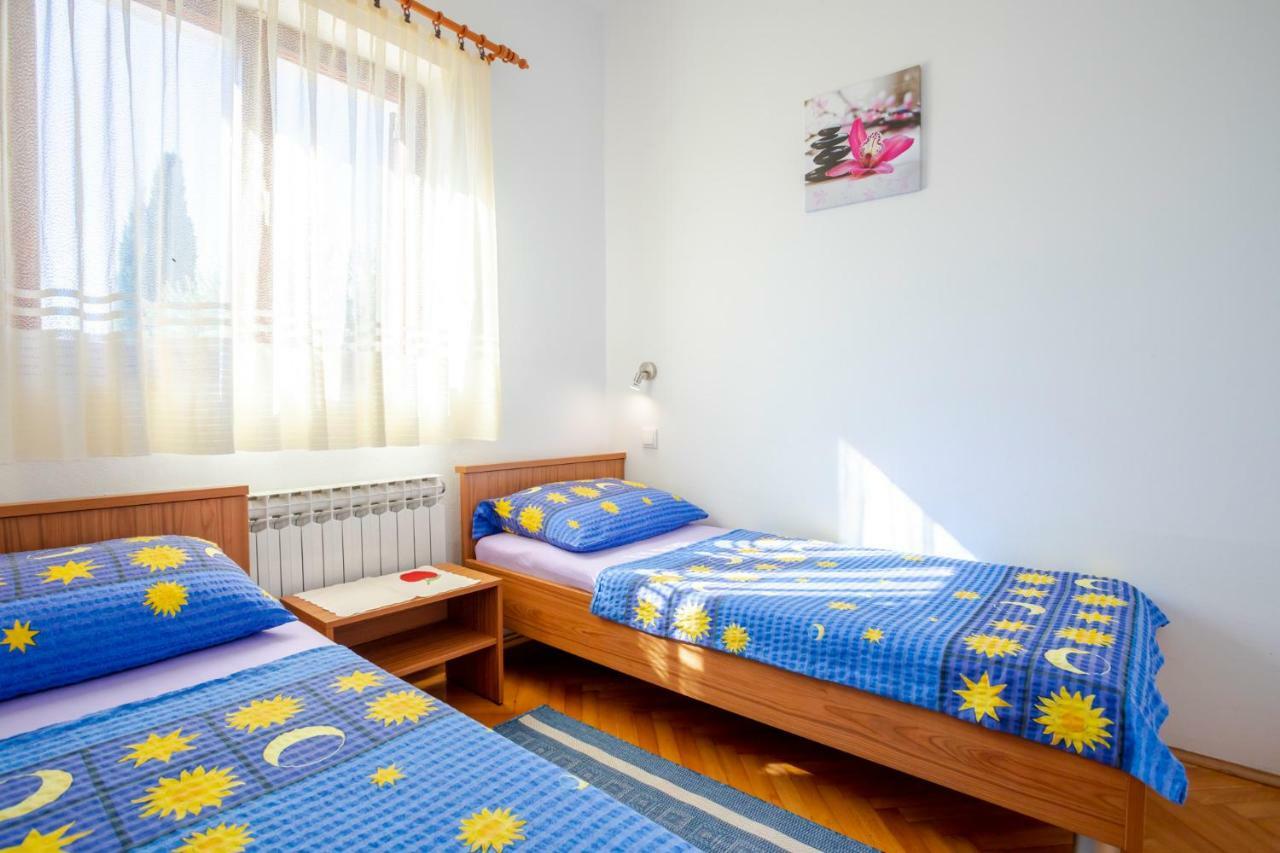 Apartments Belavic By El-Pi Tours Njivice Εξωτερικό φωτογραφία